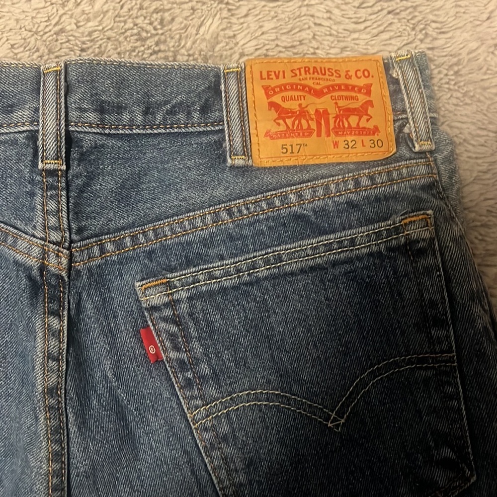 Levi’s 517 Medium Wash Jeans